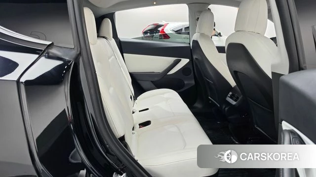 Tesla Model Y 2021 Черный из Кореи, фото 2