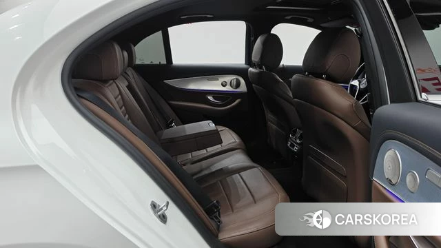 Mercedes-Benz E-Class W213 2021 Белый из Кореи, фото 3