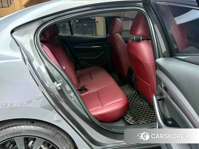 Mazda 3 2024 Черный из Китая, фото 2