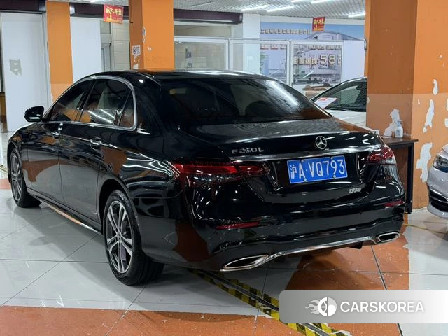 Mercedes-Benz E-Class 2023 Черный из Китая, фото 2