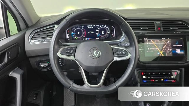 Volkswagen Tiguan second Generation 2022 Белый из Кореи, фото 2