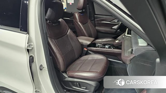 Ford Explorer 6th Generation 2025 Белый из Кореи, фото 2