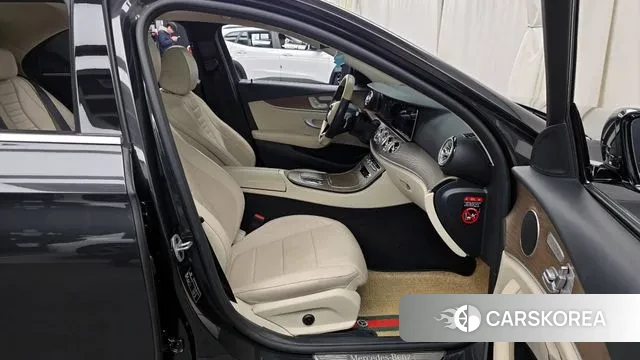Mercedes-Benz E-Class W213 2021 Серый из Кореи, фото 2