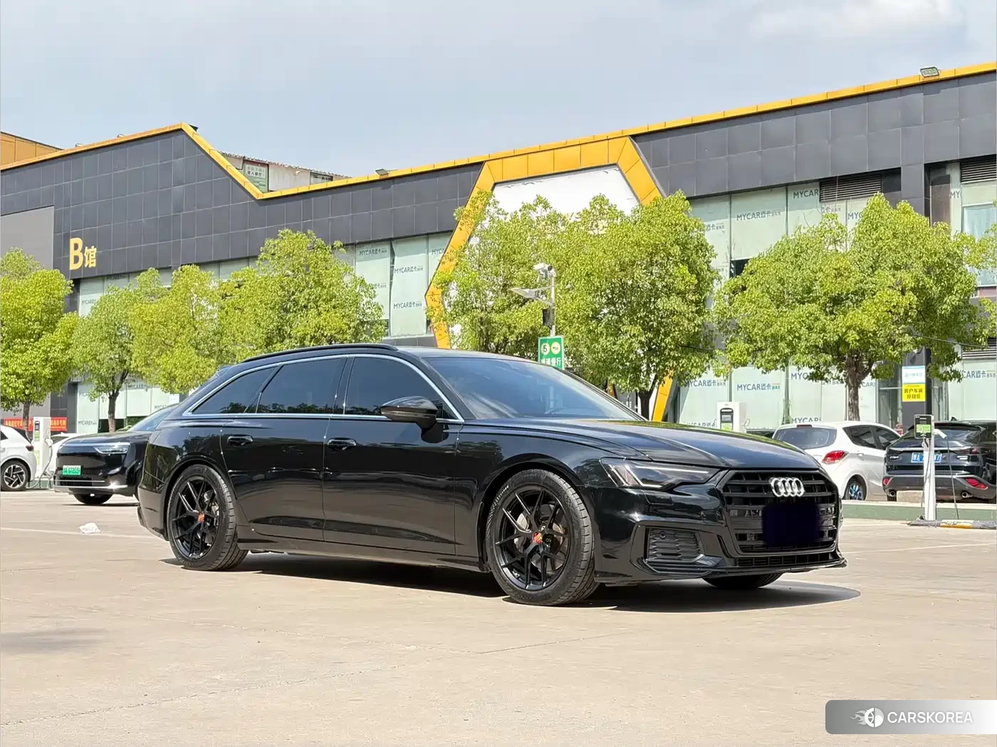 Audi A6 2021 Черный из Китая, фото 2