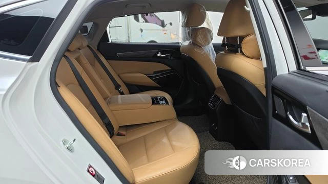 Kia K7 Premier Hybrid 2021 Белый из Кореи, фото 2