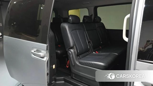 Hyundai Staria 2022 Серебристо-серый из Кореи, фото 2