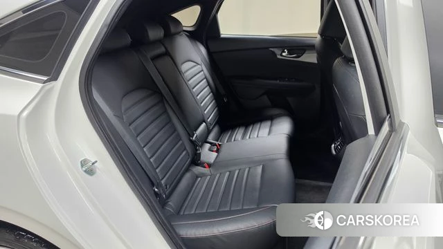 Kia The New K3 2nd generation 2021 Белый из Кореи, фото 2