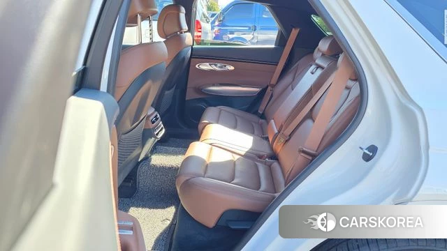 Genesis GV70 2023 Белый из Кореи, фото 2