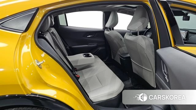 Toyota Prius 5th Generation 2024 Желтый из Кореи, фото 2