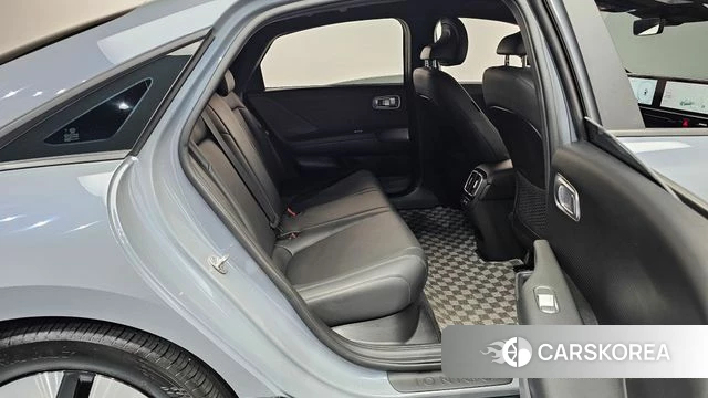 Hyundai Ionic 6 2024 Серебристо-серый из Кореи, фото 2