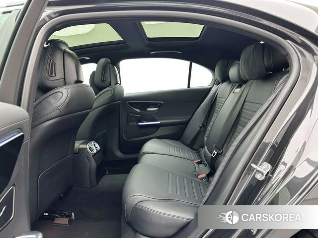 Mercedes-Benz C-class 2025 Черный из Китая, фото 2