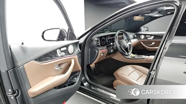 Mercedes-Benz E-Class W213 2021 Серый из Кореи, фото 2
