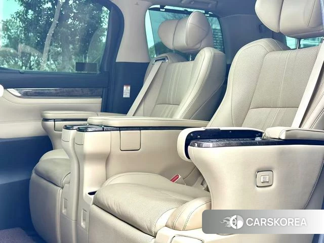 Toyota Alphard 2021 Белый из Китая, фото 2