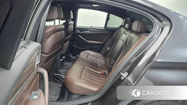 BMW 5 Series (G30) 2020 Серый из Кореи, фото 2