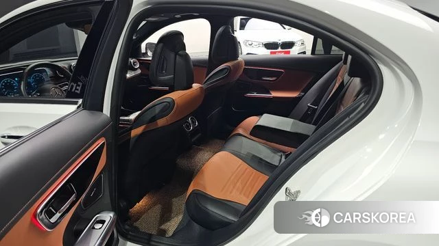 Mercedes-Benz C-Class W206 2023 Белый из Кореи, фото 2