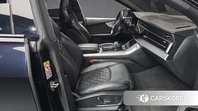 Audi Q8 (4M) 2021 Черный из Кореи, фото 2