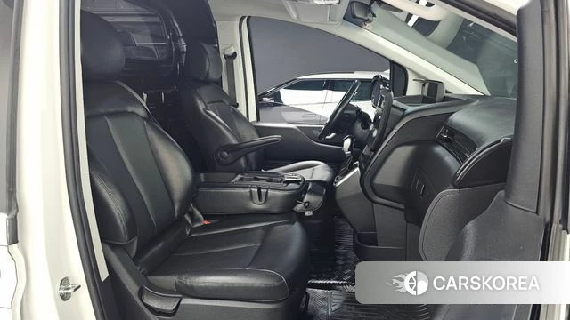 Hyundai Staria 2021 Белый из Кореи, фото 2
