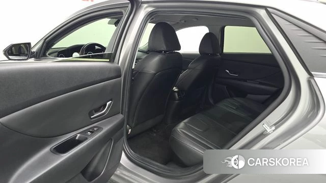 Hyundai Avante Hybrid (CN7) 2021 Серебристо-серый из Кореи, фото 2
