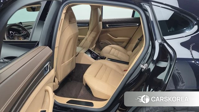 Porsche Panamera (971) 2022 Черный из Кореи, фото 2
