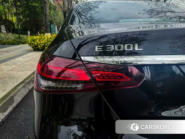 Mercedes-Benz E-Class 2023 Черный из Китая, фото 2