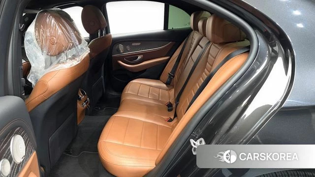 Mercedes-Benz E-Class W213 2021 Серый из Кореи, фото 2