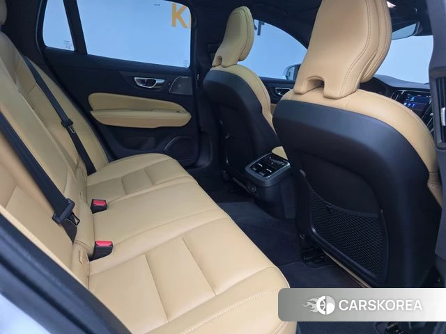 Volvo V60 Cross-Country 2nd Generation 2025 Белый из Кореи, фото 2