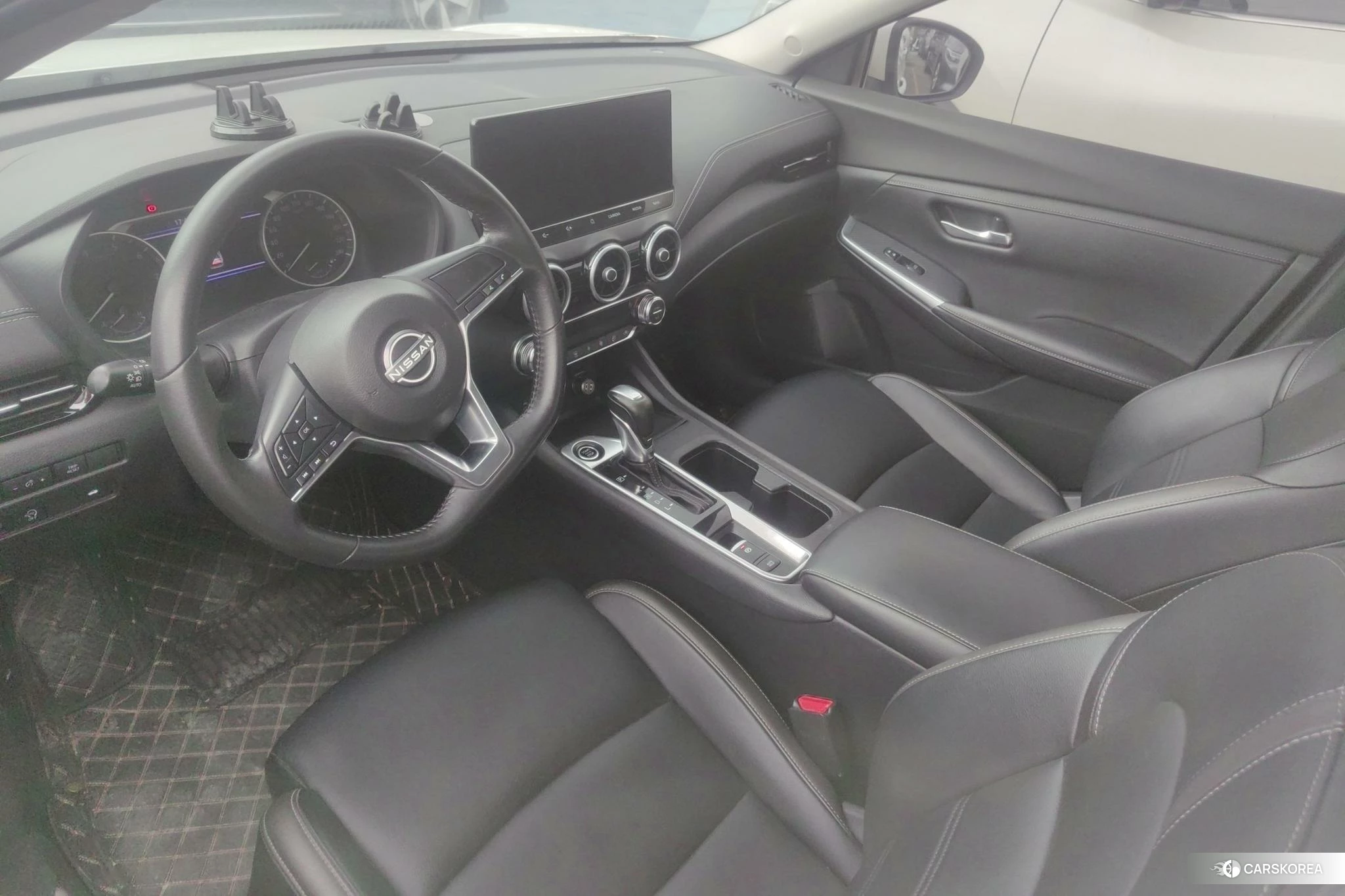 Nissan Sylphy 2023 Белый из Китая, фото 2