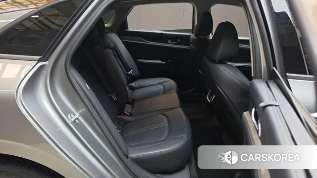 Kia K5 3rd generation 2023 Серебристо-серый из Кореи, фото 2