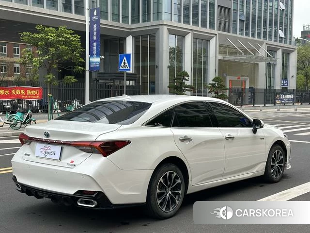 Toyota Avalon 2022 Белый из Китая, фото 2