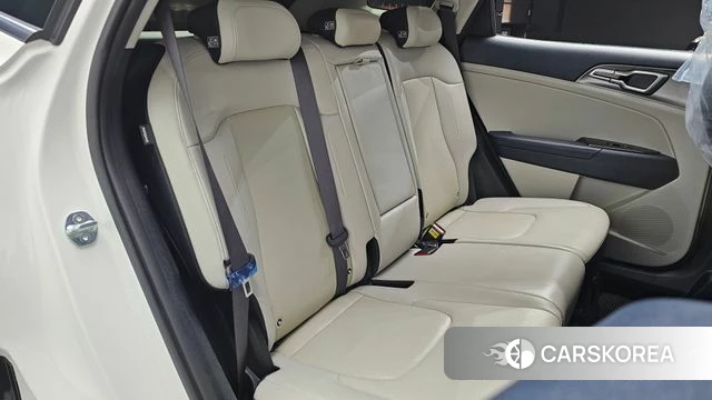 Kia Sportage 5th Generation 2023 Белый из Кореи, фото 2