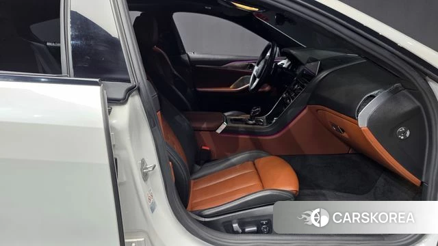 BMW 8 Series (G15) 2020 Белый из Кореи, фото 2