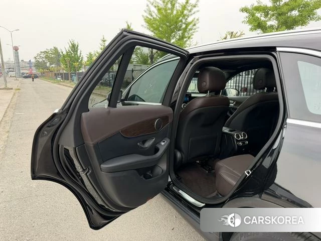 Mercedes-Benz GLC 2021 Черный из Китая, фото 2