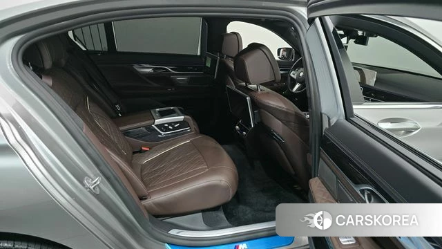 BMW 7 Series (G11) 2021 Серебристо-серый из Кореи, фото 2