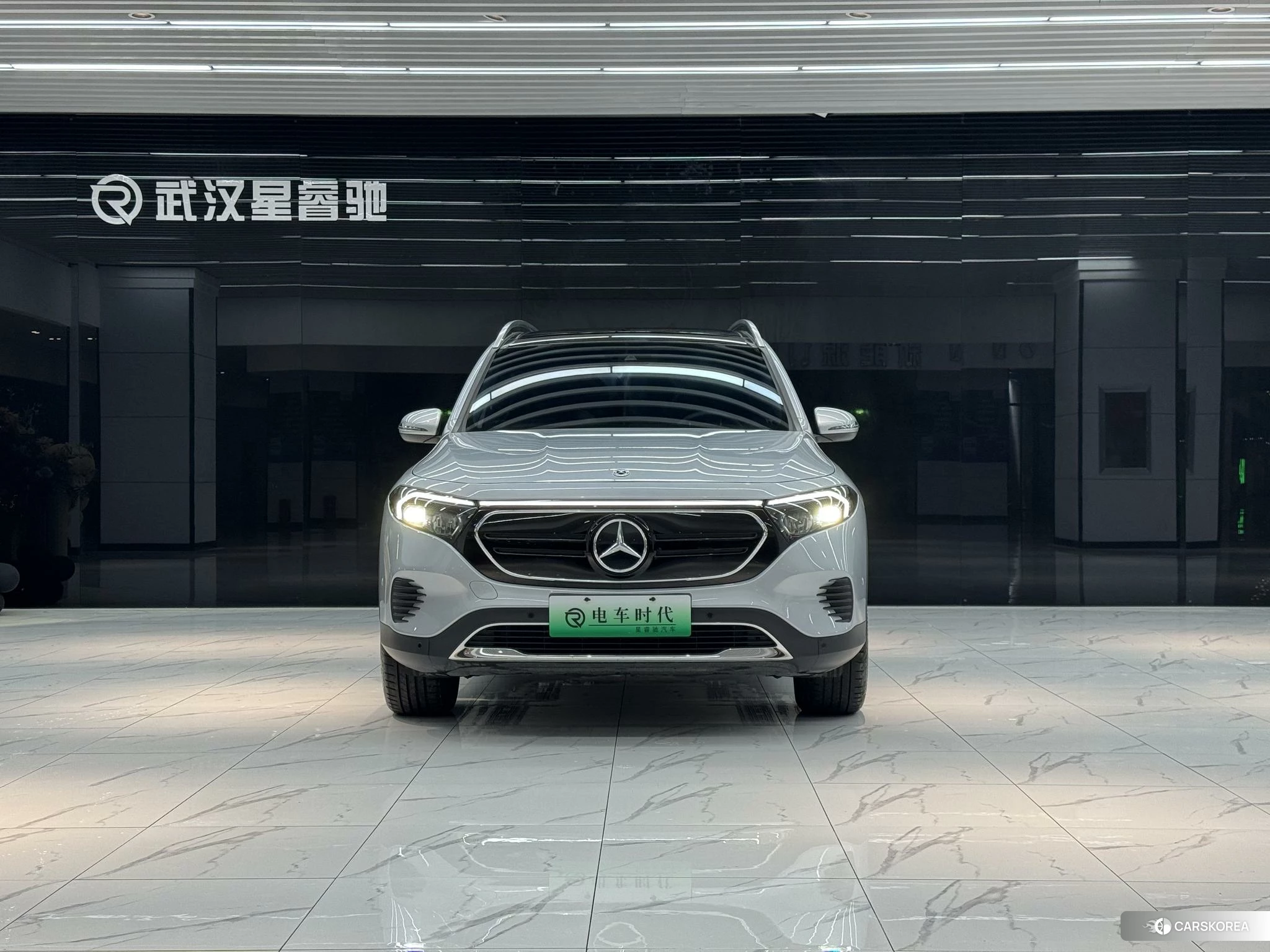 Mercedes-Benz EQB 2023 Серебристо-серый из Китая, фото 2