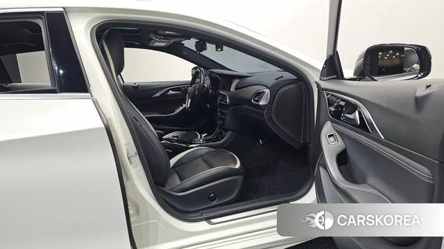Infiniti Q30 2019 Белый из Кореи, фото 2