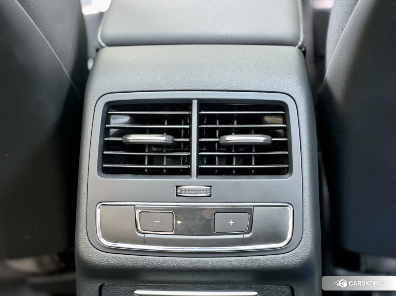Audi A4L 2020 Темно-серый из Китая, фото 2