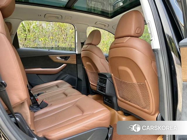 Audi Q7 2021 Черный из Китая, фото 2