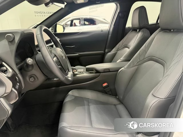 Lexus UX300h 2025 Белый из Кореи, фото 2