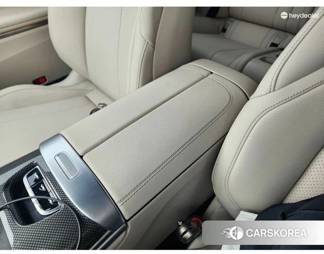 Mercedes-Benz CLE-Class C236 2025 Белый из Кореи, фото 2