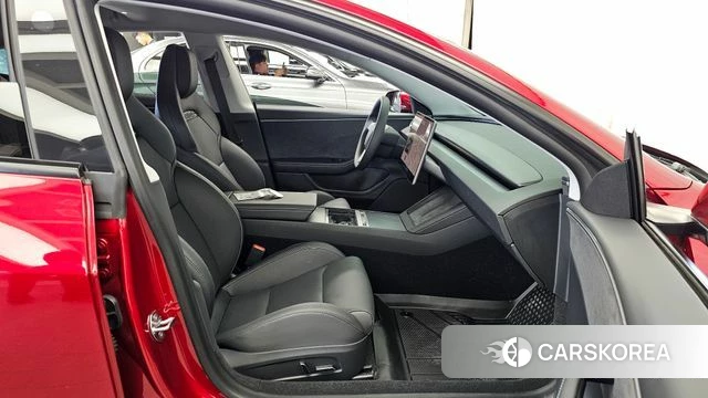 Tesla Model 3 2026 Красный из Кореи, фото 2