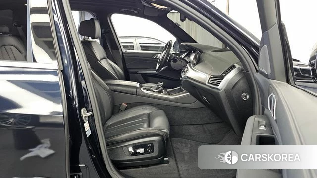 BMW X5 (G05) 2021 Черный из Кореи, фото 2
