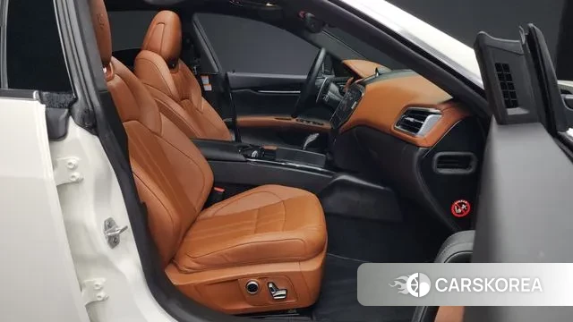 Maserati Ghibli 2022 Белый из Кореи, фото 2