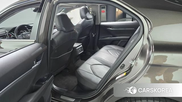Toyota Camry (XV70) 2018 Коричневый из Кореи, фото 2