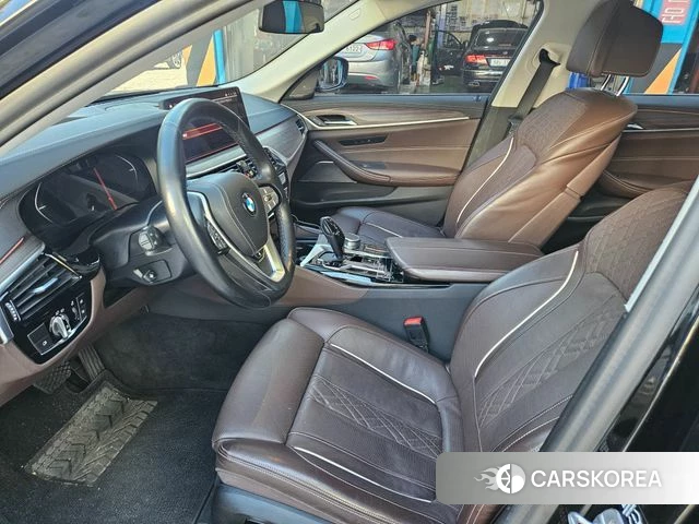 BMW 5 Series (G30) 2020 Черный из Кореи, фото 2