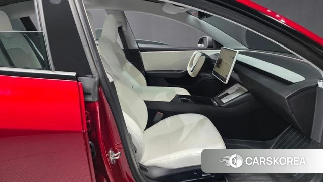 Tesla Model 3 2024 Красный из Кореи, фото 2