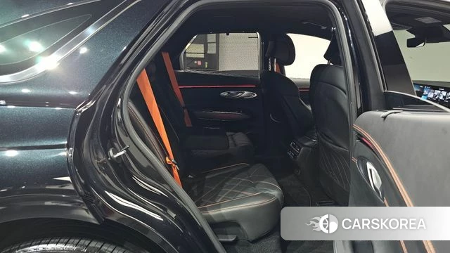 Genesis GV70 2024 Черный из Кореи, фото 2