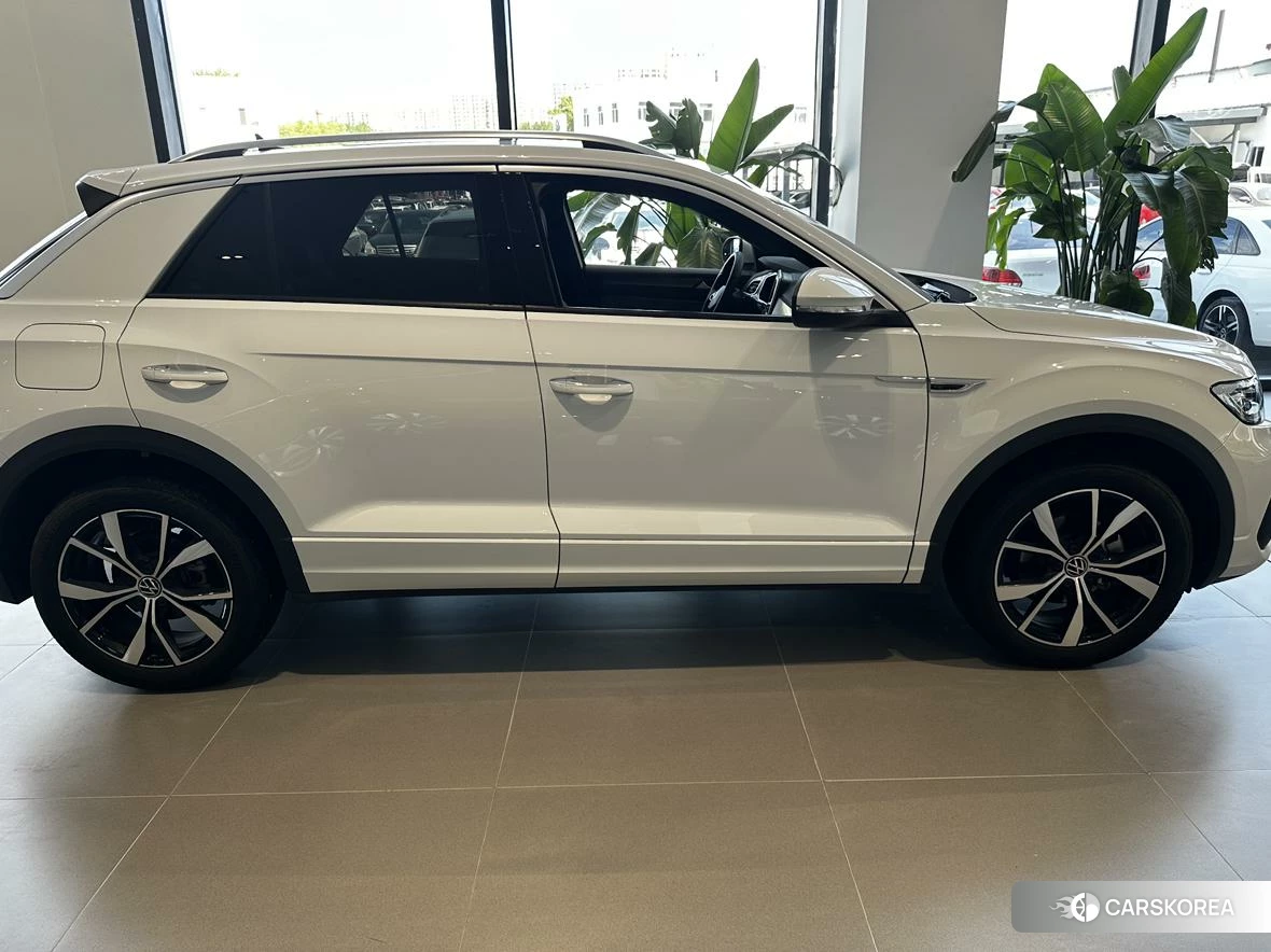 Volkswagen T-Roc 2024 Белый из Китая, фото 2