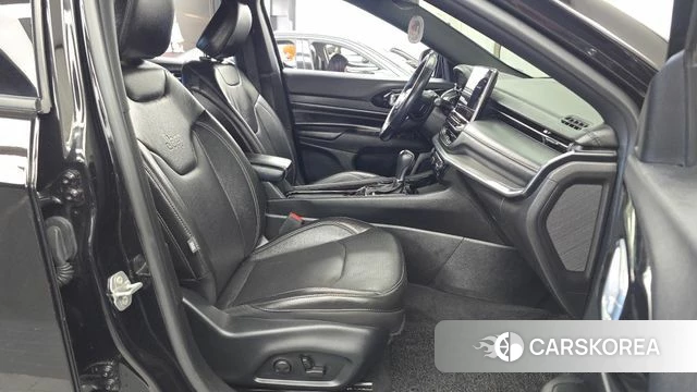 Jeep Compass 2nd Generation 2022 Черный из Кореи, фото 2