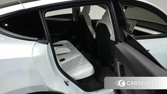 Tesla Model Y 2022 Белый из Кореи, фото 2