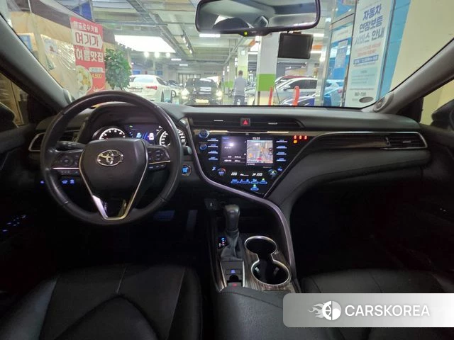 Toyota Camry (XV70) 2019 Белый из Кореи, фото 2